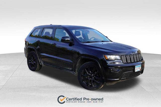 Photo of 2019 Diamond Black Crystal Pearlcoat Jeep Grand Cherokee