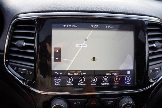 Photo of 2019 Diamond Black Crystal Pearlcoat Jeep Grand Cherokee