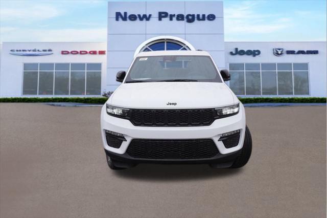 Photo of 2025 Bright White Clearcoat Jeep Grand Cherokee