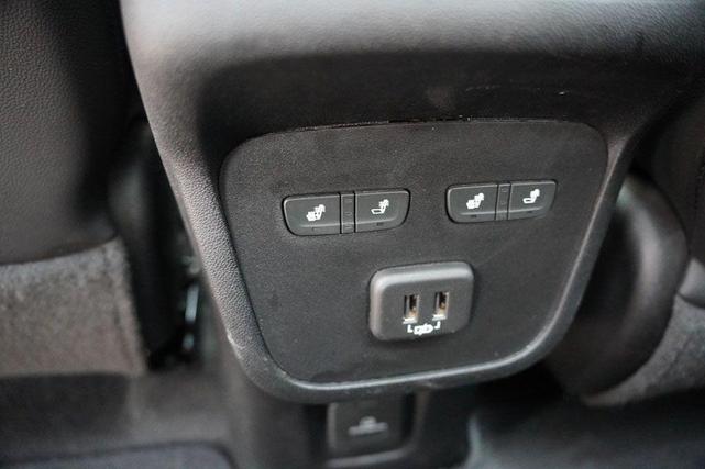 Photo of 2020 Mosaic Black Metallic Chevrolet Equinox