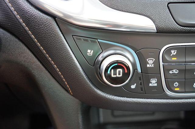Photo of 2020 Mosaic Black Metallic Chevrolet Equinox