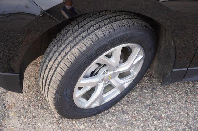 Photo of 2020 Mosaic Black Metallic Chevrolet Equinox
