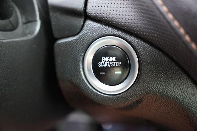 Photo of 2020 Mosaic Black Metallic Chevrolet Equinox