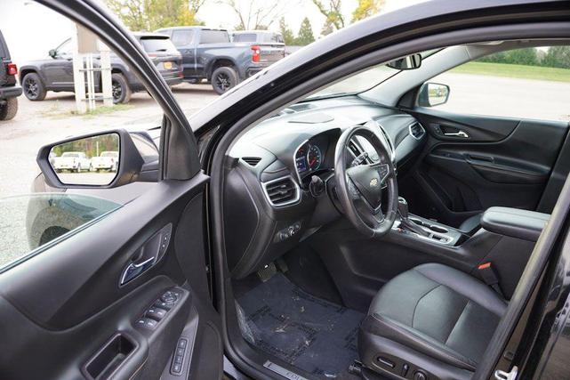 Photo of 2020 Mosaic Black Metallic Chevrolet Equinox