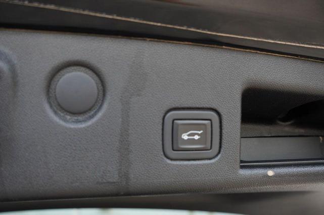 Photo of 2020 Mosaic Black Metallic Chevrolet Equinox
