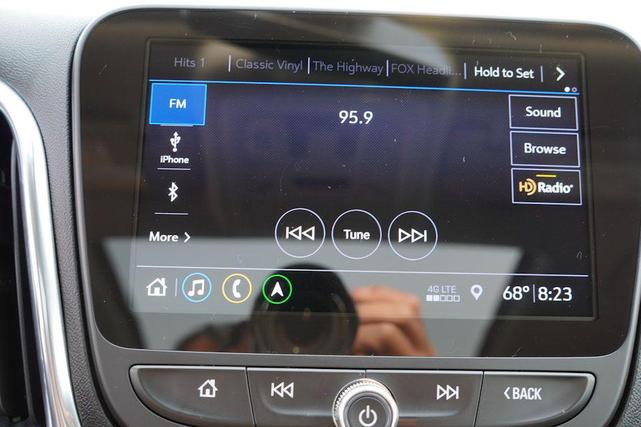 Photo of 2020 Mosaic Black Metallic Chevrolet Equinox