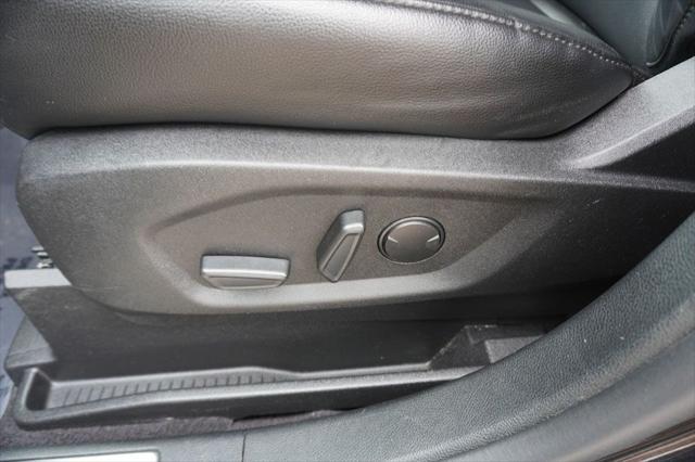 Photo of 2024 Agate Black Metallic Ford Edge
