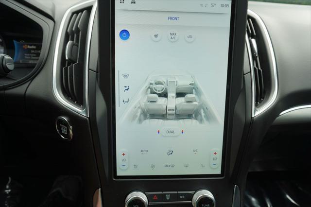 Photo of 2024 Agate Black Metallic Ford Edge