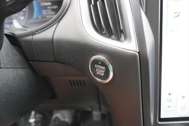 Photo of 2024 Agate Black Metallic Ford Edge