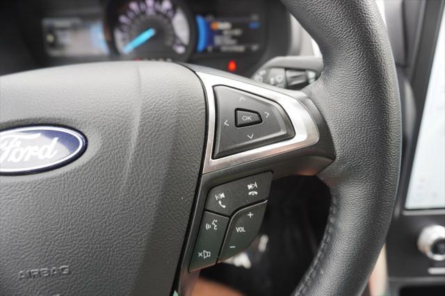 Photo of 2024 Agate Black Metallic Ford Edge