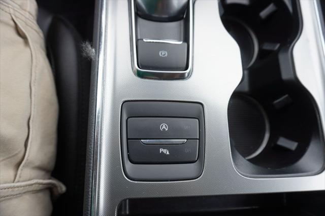 Photo of 2024 Agate Black Metallic Ford Edge