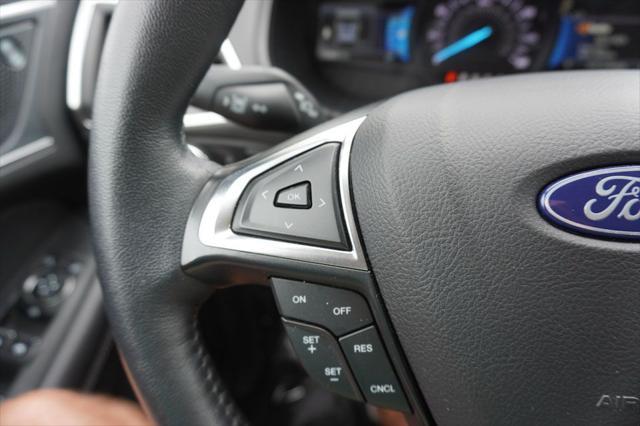Photo of 2024 Agate Black Metallic Ford Edge