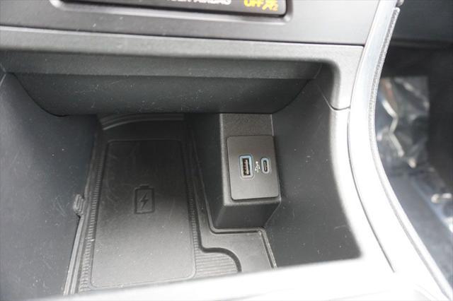 Photo of 2024 Agate Black Metallic Ford Edge