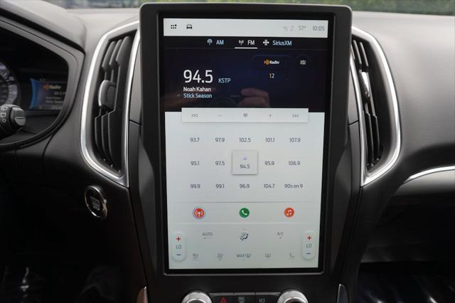 Photo of 2024 Agate Black Metallic Ford Edge