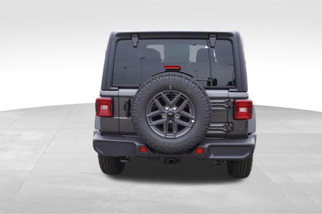 Photo of 2024 Granite Crystal Metallic Clearcoat Jeep Wrangler