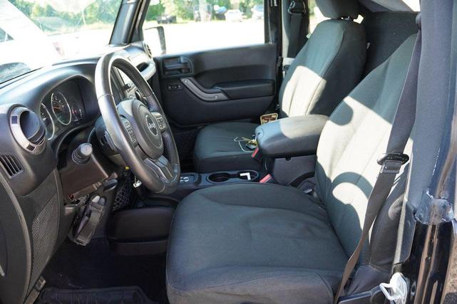 Photo of 2016 Black Clearcoat Jeep Wrangler