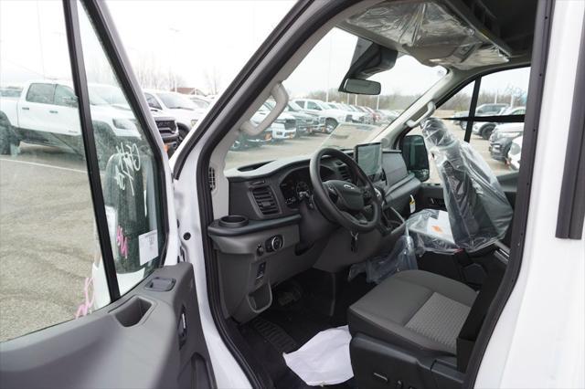 Photo of 2025 Oxford White Ford Transit-350