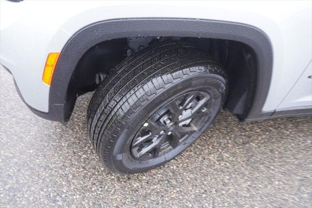 Photo of 2025 Silver Zynith Jeep Grand Cherokee L