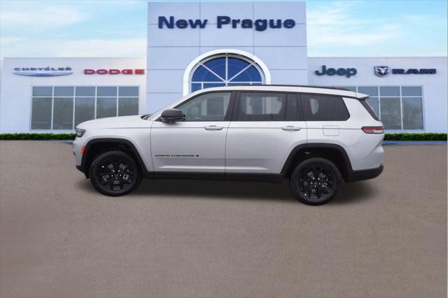 Photo of 2025 Silver Zynith Jeep Grand Cherokee L
