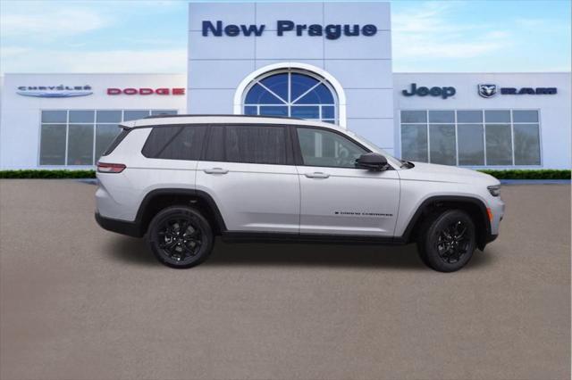 Photo of 2025 Silver Zynith Jeep Grand Cherokee L