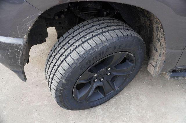 Photo of 2024 Granite Crystal Metallic Clearcoat RAM 1500