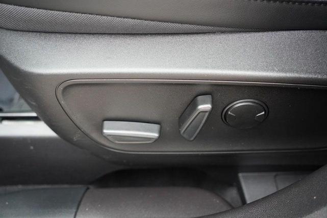 Photo of 2023 Oxford White Ford Escape