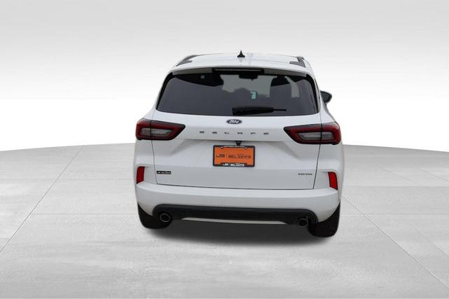 Photo of 2023 Oxford White Ford Escape