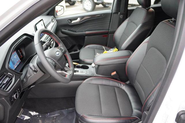 Photo of 2023 Oxford White Ford Escape