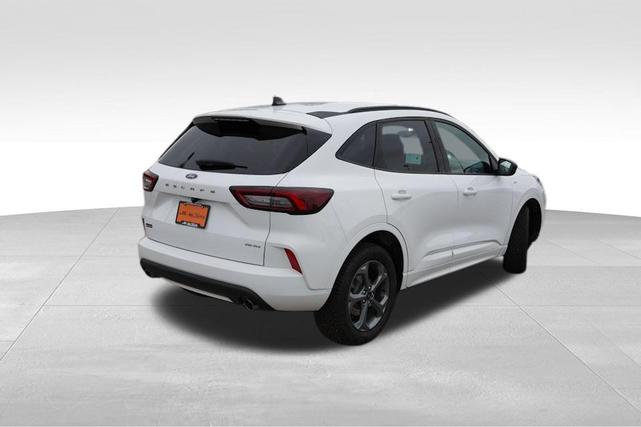 Photo of 2023 Oxford White Ford Escape