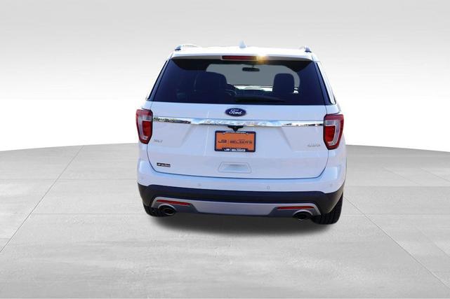 Photo of 2017 White Platinum Metallic Tri-Coat Ford Explorer
