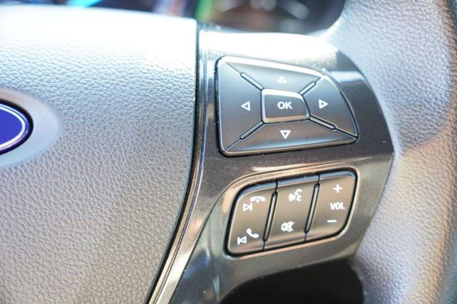 Photo of 2017 White Platinum Metallic Tri-Coat Ford Explorer
