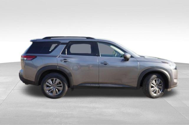 Photo of 2025 Gun Metallic Nissan Pathfinder