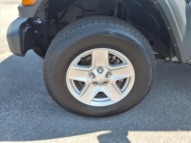 Photo of 2023 Sting-Gray Clearcoat Jeep Gladiator