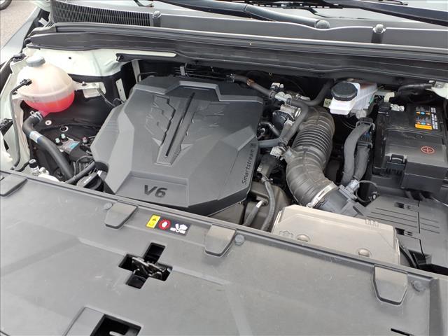Photo of 2023 Snow White Pearl Kia Carnival