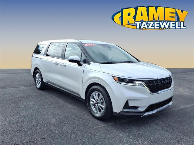 Photo of 2023 Snow White Pearl Kia Carnival