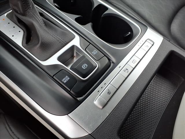 Photo of 2023 Snow White Pearl Kia Carnival
