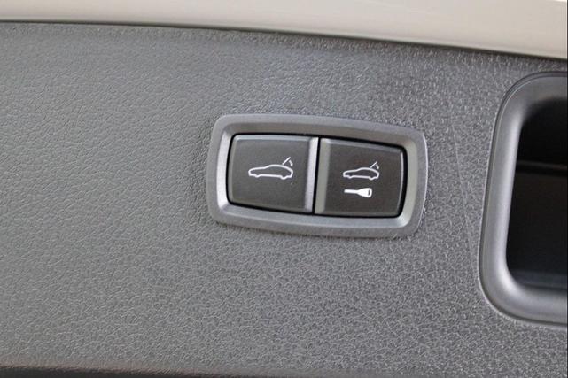 Photo of 2026 Chalk Porsche Macan