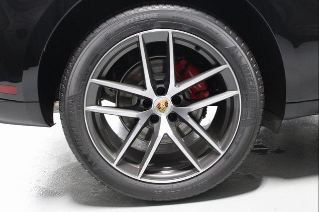 Photo of 2025 Jet Black Metallic Porsche Macan