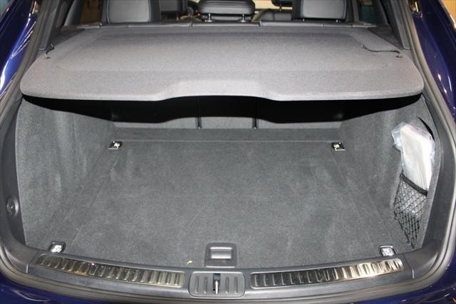 Photo of 2024 Gentian Blue Metallic Porsche Macan