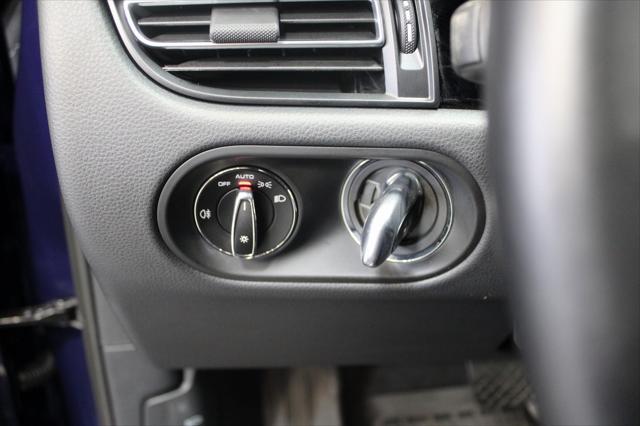 Photo of 2024 Gentian Blue Metallic Porsche Macan