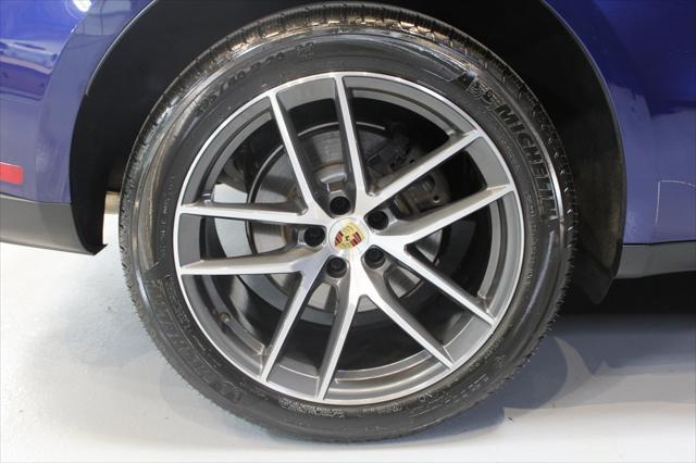 Photo of 2024 Gentian Blue Metallic Porsche Macan