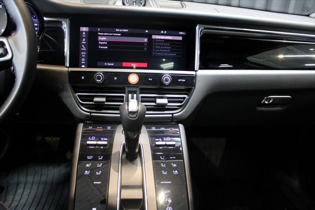 Photo of 2024 Gentian Blue Metallic Porsche Macan