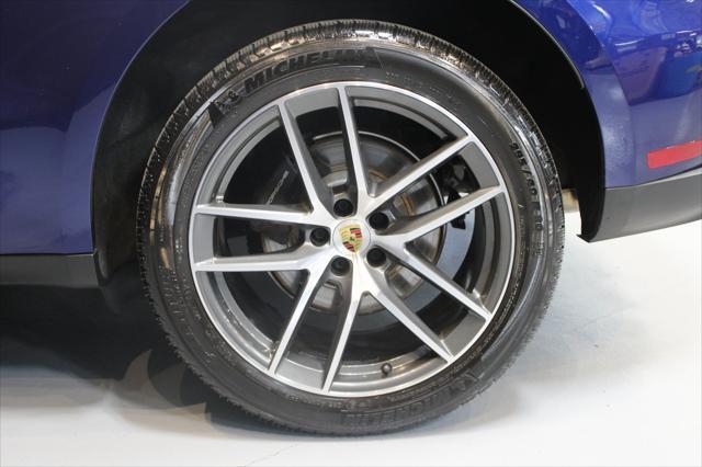 Photo of 2024 Gentian Blue Metallic Porsche Macan