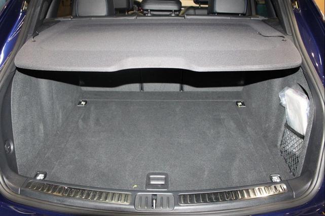 Photo of 2024 Gentian Blue Metallic Porsche Macan