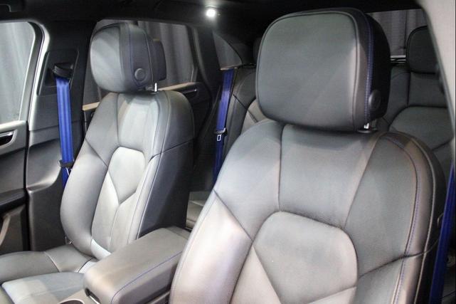 Photo of 2024 Gentian Blue Metallic Porsche Macan