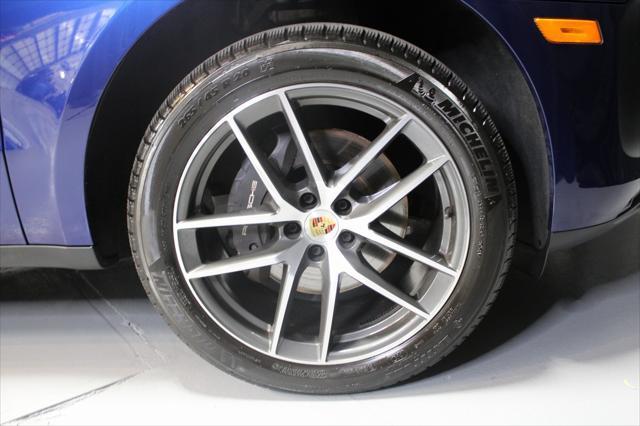 Photo of 2024 Gentian Blue Metallic Porsche Macan