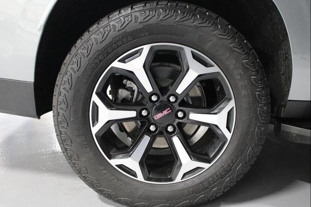Photo of 2025 Sterling Metallic GMC Yukon XL