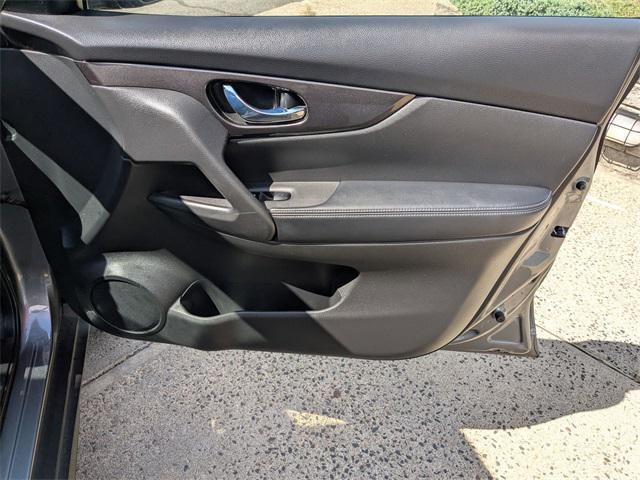 Photo of 2019 Gun Metallic Nissan Rogue