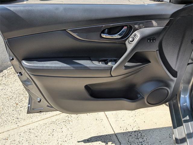 Photo of 2019 Gun Metallic Nissan Rogue