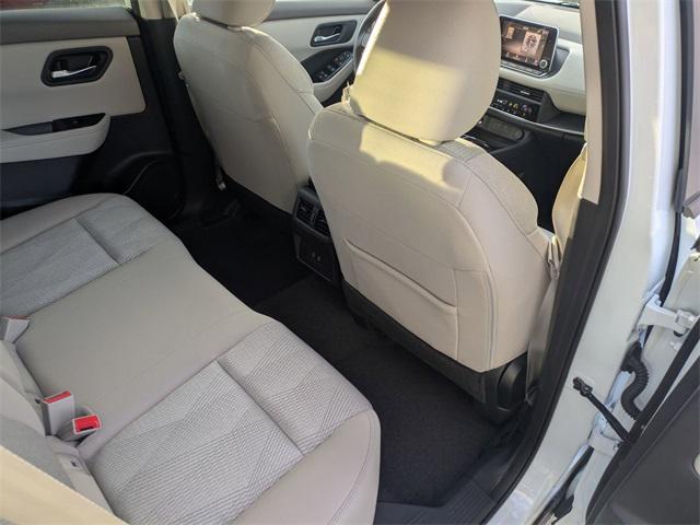 Photo of 2025 Everest White Pearl Nissan Rogue
